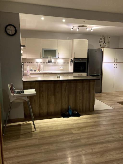 Grosse Wohnkueche, Terrasse, Schlafzimmer Am Steinhuder Meer, Wlan, Parkplatz, Fussbodenheizung, 70Qm Wunstorf Ngoại thất bức ảnh