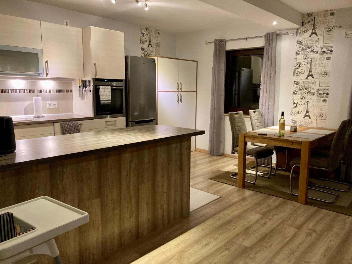 Grosse Wohnkueche, Terrasse, Schlafzimmer Am Steinhuder Meer, Wlan, Parkplatz, Fussbodenheizung, 70Qm Wunstorf Ngoại thất bức ảnh
