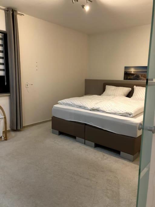 Grosse Wohnkueche, Terrasse, Schlafzimmer Am Steinhuder Meer, Wlan, Parkplatz, Fussbodenheizung, 70Qm Wunstorf Ngoại thất bức ảnh