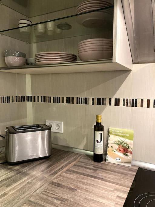 Grosse Wohnkueche, Terrasse, Schlafzimmer Am Steinhuder Meer, Wlan, Parkplatz, Fussbodenheizung, 70Qm Wunstorf Ngoại thất bức ảnh