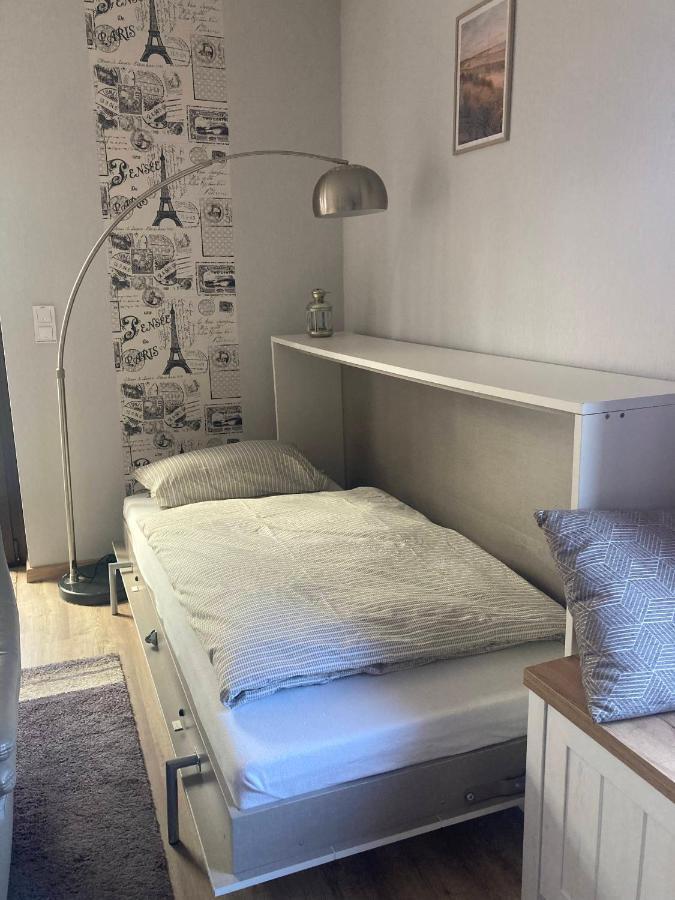 Grosse Wohnkueche, Terrasse, Schlafzimmer Am Steinhuder Meer, Wlan, Parkplatz, Fussbodenheizung, 70Qm Wunstorf Ngoại thất bức ảnh