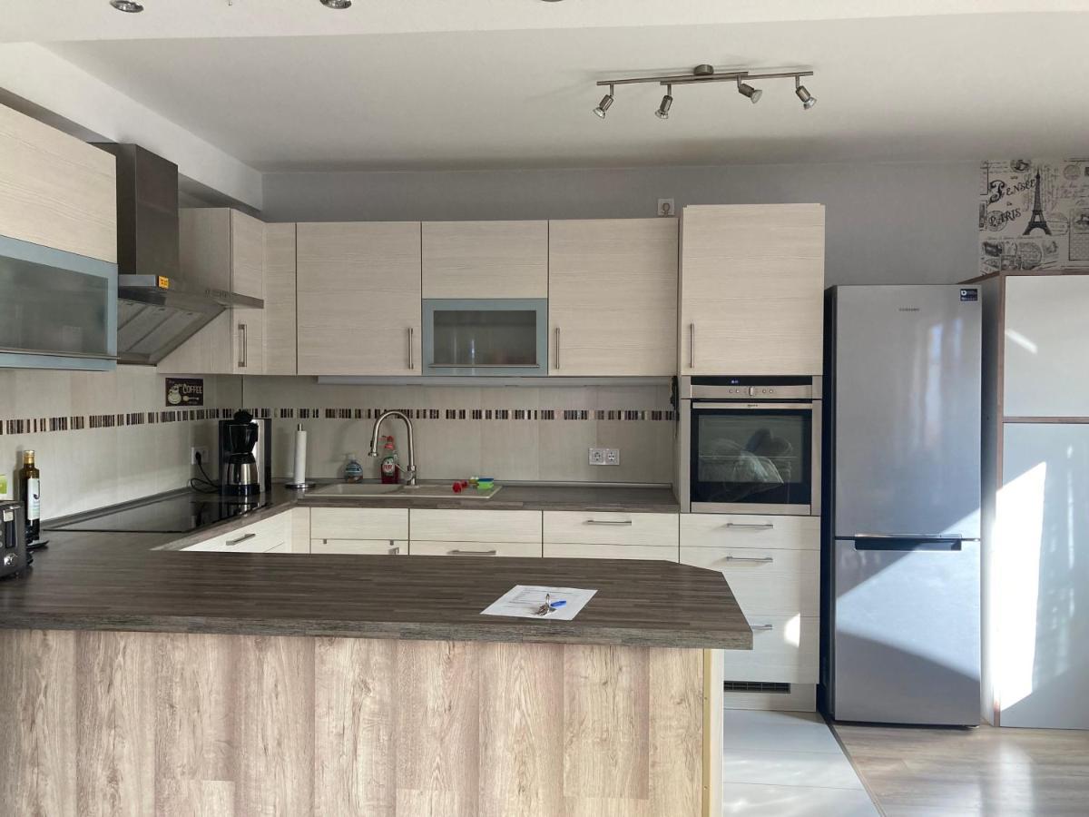 Grosse Wohnkueche, Terrasse, Schlafzimmer Am Steinhuder Meer, Wlan, Parkplatz, Fussbodenheizung, 70Qm Wunstorf Ngoại thất bức ảnh